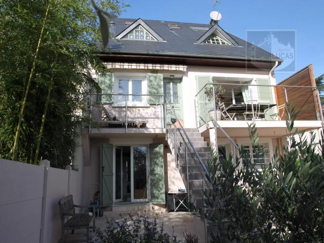 Maison 8 pièces 190 m²