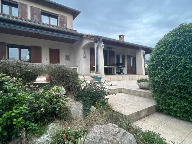 Maison 8 pièces 190 m²