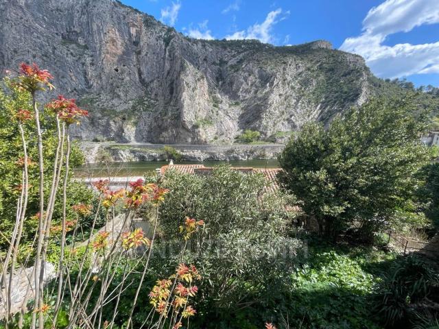 Maison 8 pièces 190 m²