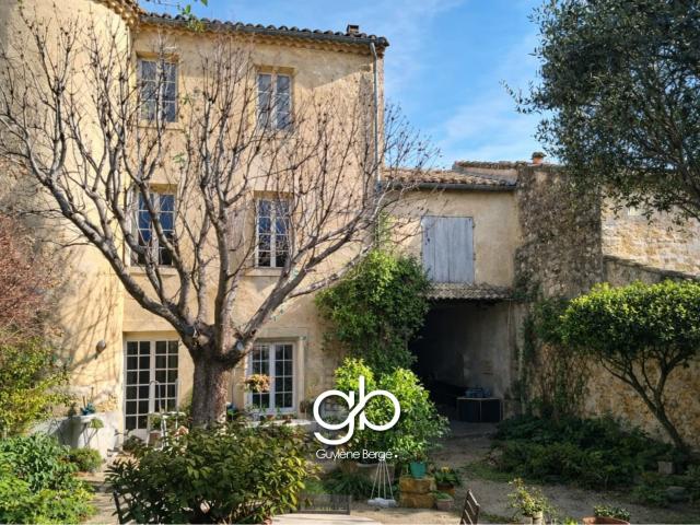 Maison 8 pièces 291 m²