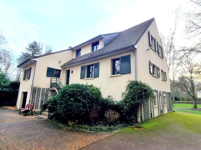 Maison 8 pièces 192 m²