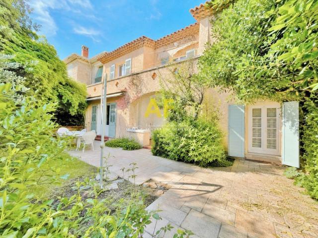 Maison 8 pièces 192 m²