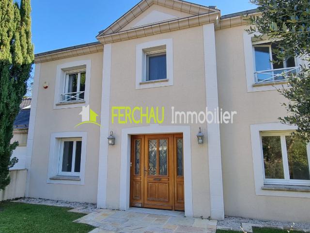 Maison 8 pièces 192 m²