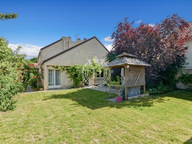 Maison 8 pièces 192 m²