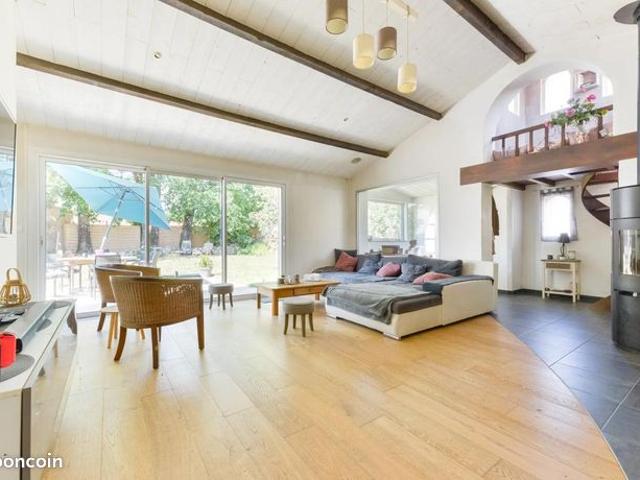 Maison 8 pièces 192 m²
