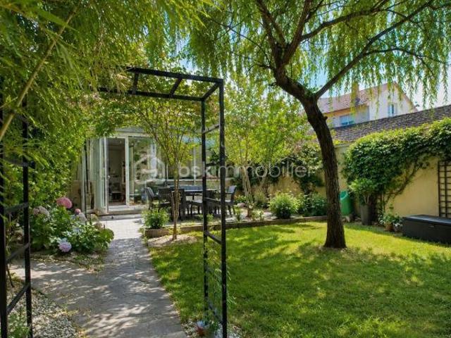 Maison 8 pièces 193 m²