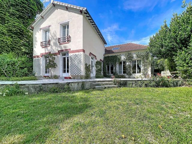 Maison 8 pièces 193 m²
