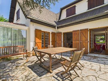 Maison 8 pièces 193 m²