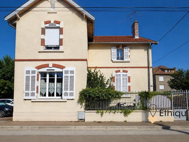 Maison 8 pièces 193 m²