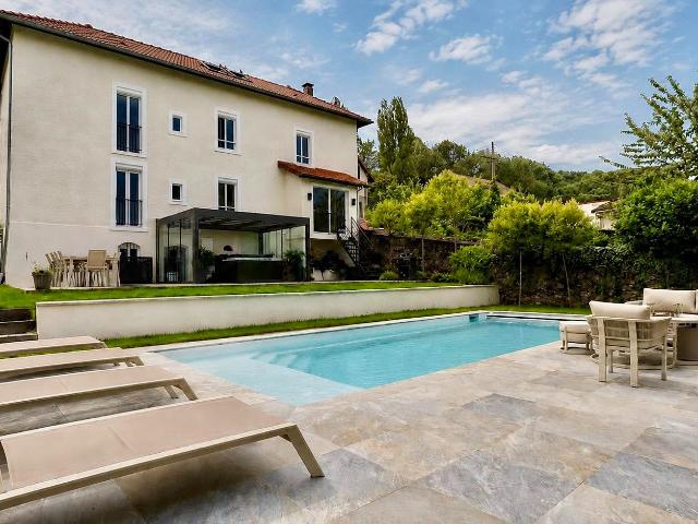 Maison 8 pièces 204 m²