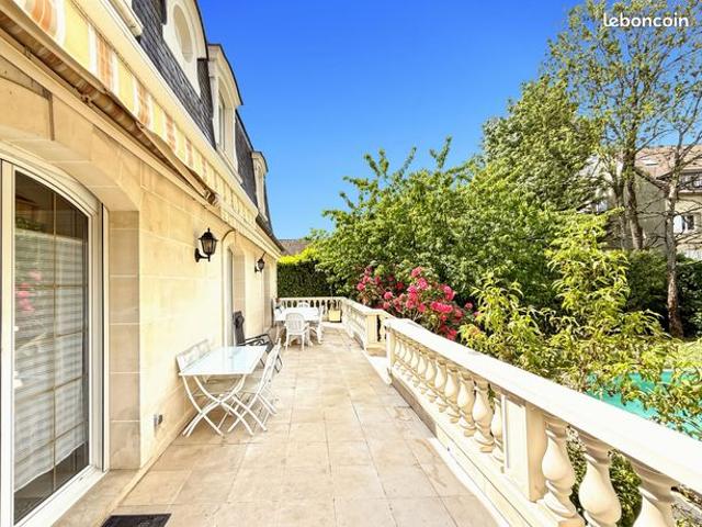 Maison 8 pièces 204 m²