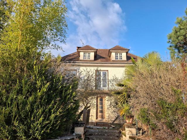 Maison 8 pièces 205 m²