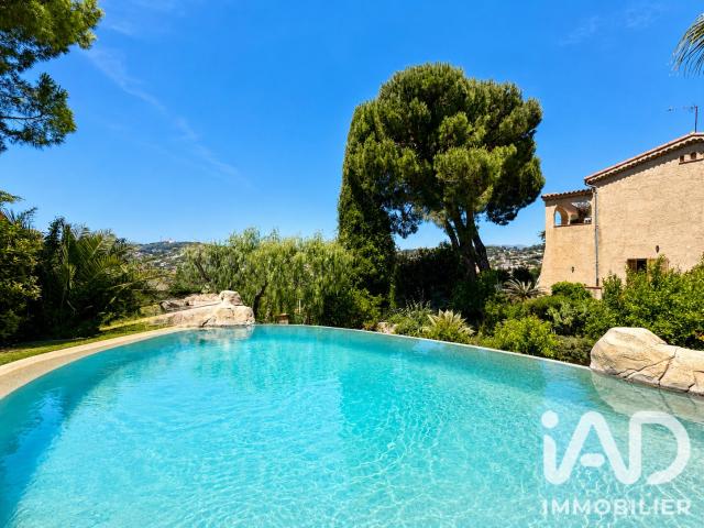 Maison 8 pièces 205 m²