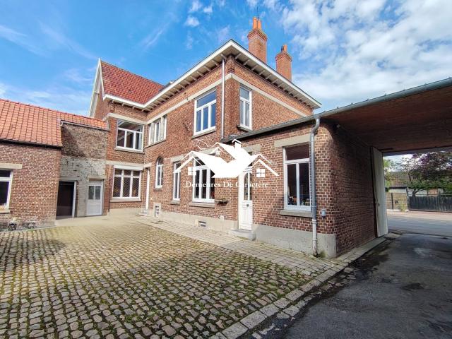 Maison 8 pièces 205 m²
