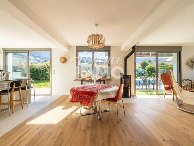 Maison 10 pièces 205 m²