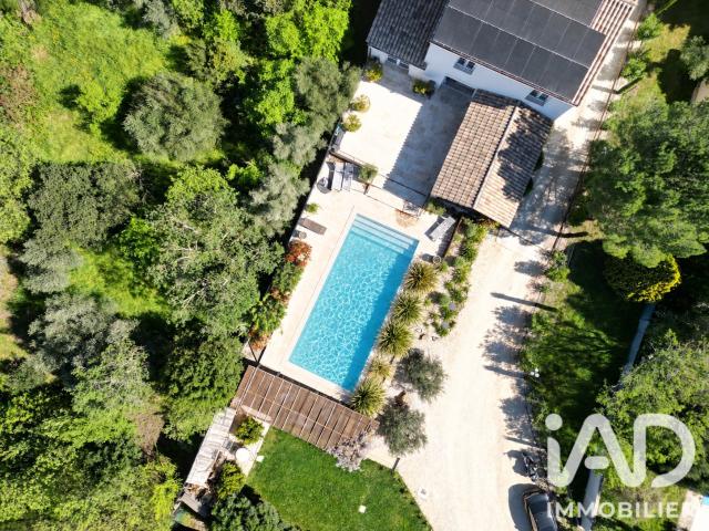 Maison 8 pièces 205 m²
