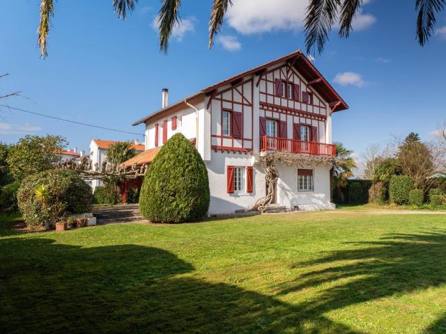 Maison 8 pièces 205 m²