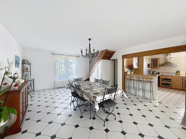 Maison 8 pièces 205 m²
