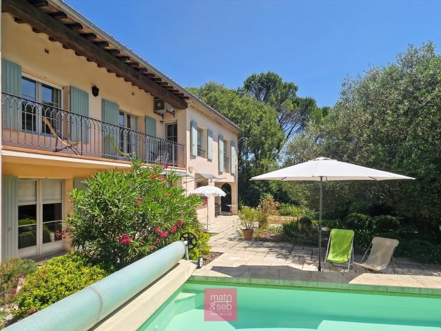Maison 8 pièces 205 m²