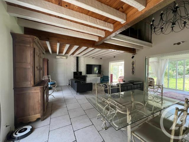 Maison 8 pièces 205 m²