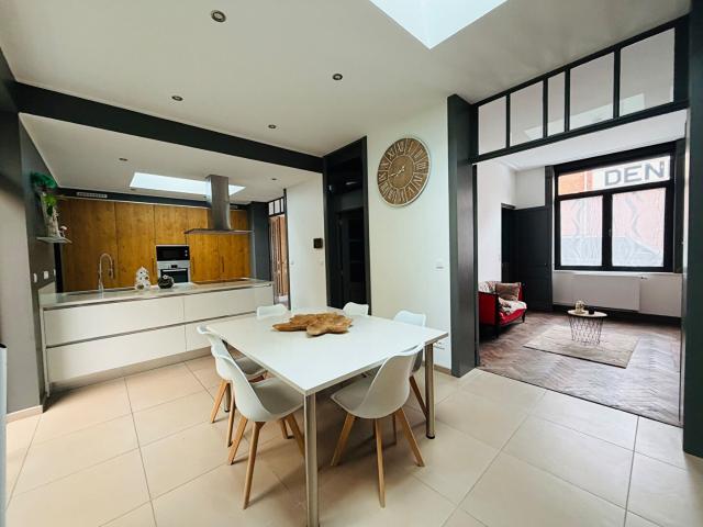 Maison 8 pièces 205 m²
