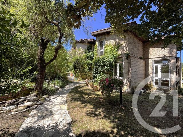 Maison 8 pièces 205 m²