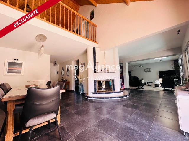 Maison 8 pièces 205 m²