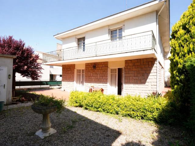 Maison 8 pièces 206 m²