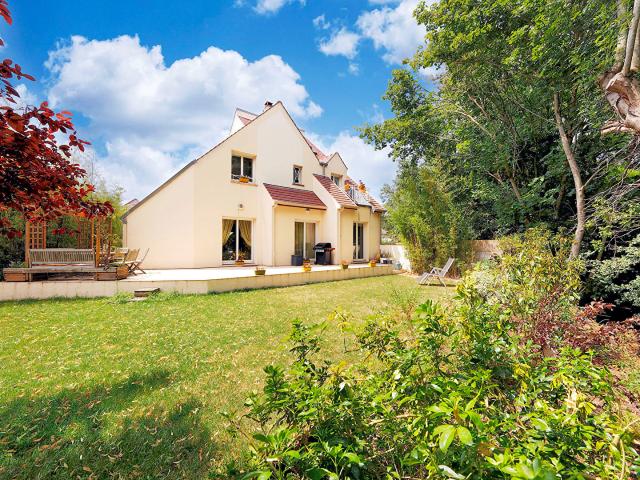 Maison 8 pièces 206 m²