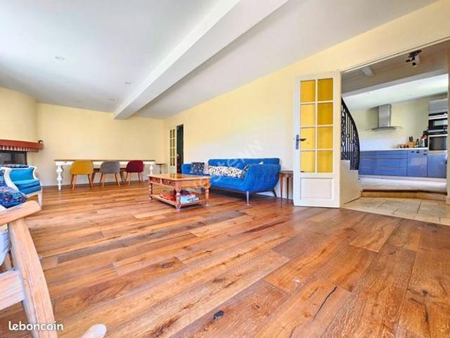 Maison 8 pièces 206 m²