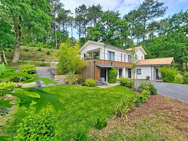Maison 8 pièces 206 m²