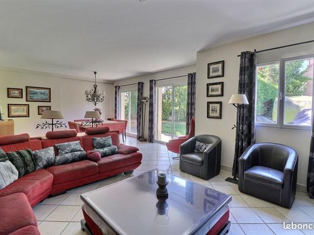 Maison 8 pièces 206 m²