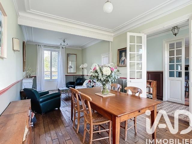 Maison 8 pièces 207 m²