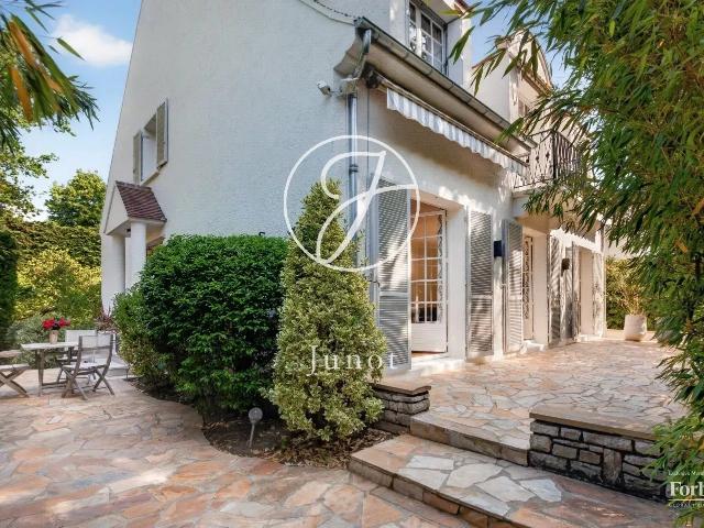 Maison 8 pièces 207 m²