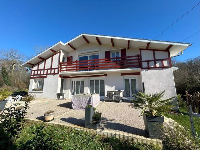 Maison 8 pièces 207 m²