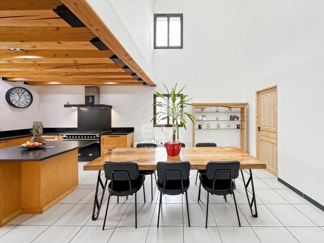 Maison 8 pièces 207 m²