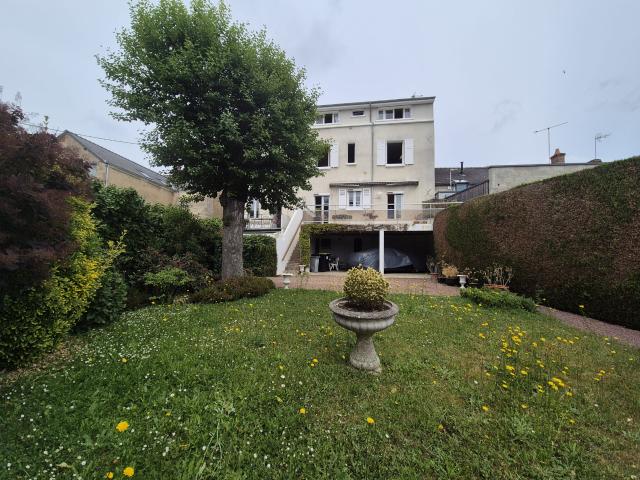 Maison 8 pièces 207 m²