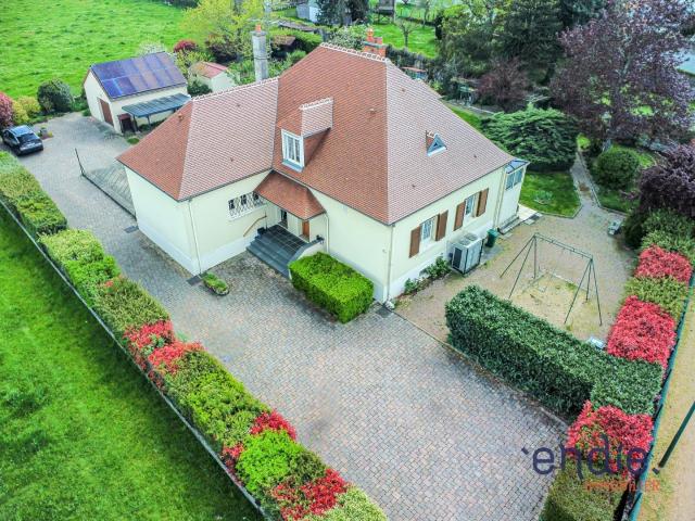 Maison 8 pièces 207 m²
