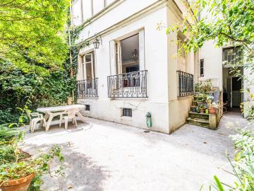 Maison 8 pièces 256 m²