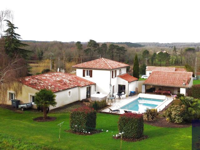 Maison 8 pièces 208 m²