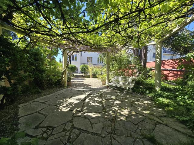 Maison 8 pièces 208 m²