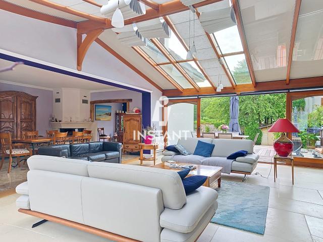 Maison 8 pièces 208 m²