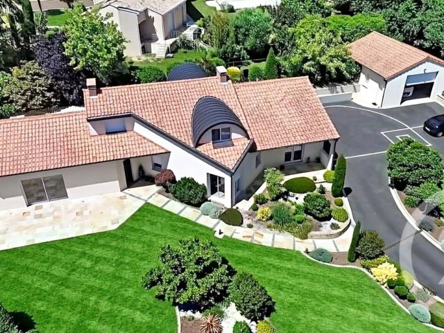 Maison 8 pièces 209 m²