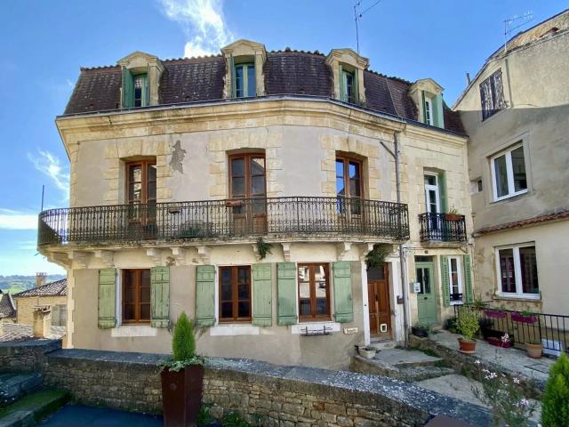 Maison 8 pièces 209 m²