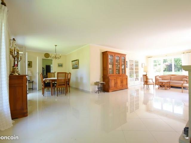 Maison 8 pièces 200 m²
