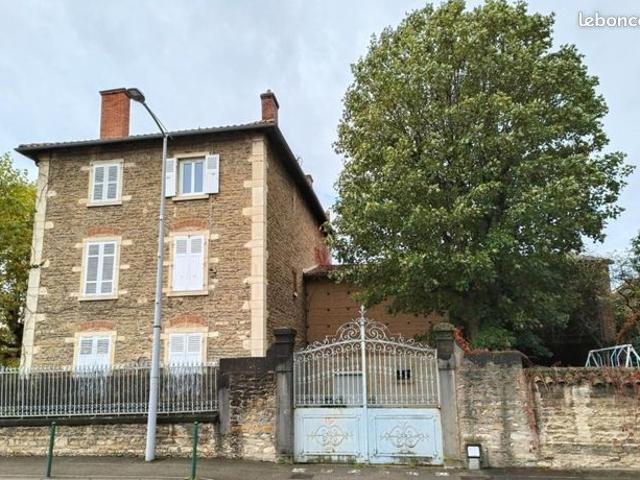 Maison 8 pièces 200 m²