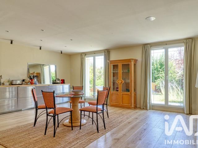 Maison 8 pièces 200 m²