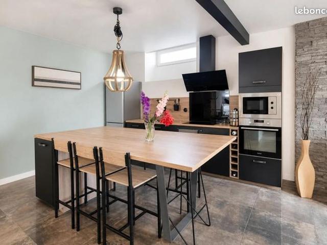 Maison 8 pièces 200 m²