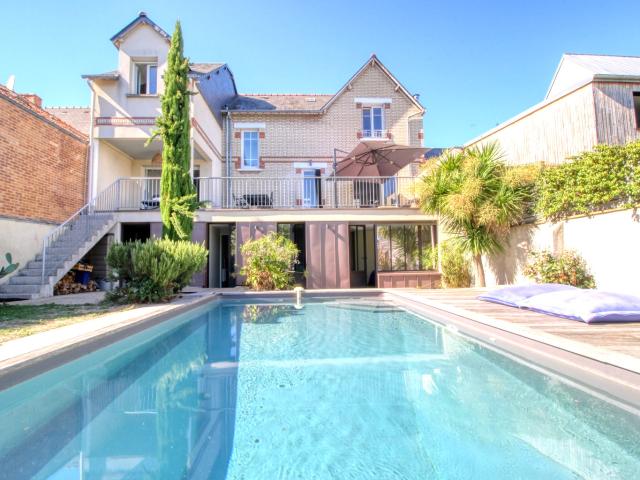 Maison 8 pièces 200 m²