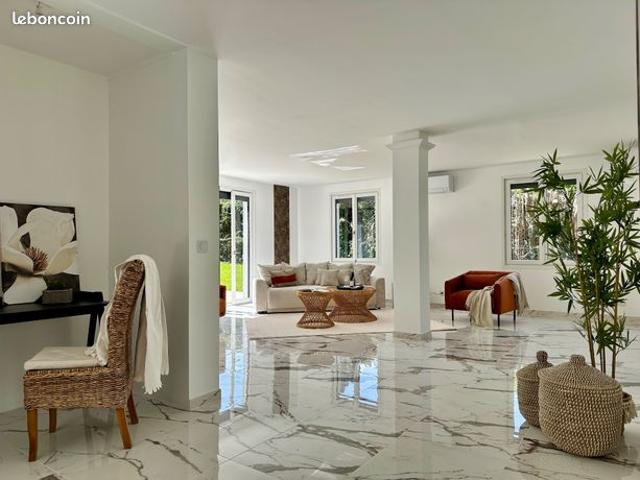 Maison 8 pièces 200 m²